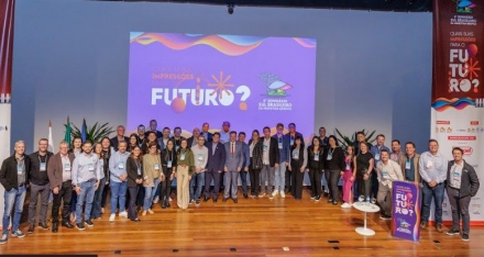 ABIGRAF/SC - Associao Brasileira da Indstria Grfica Regional Santa Catarina Novas tecnologias e gestão de pessoas deram o tom do 6º Seminário Sul-Brasileiro da Indústria Gráfica, realizado no dia 19 de...